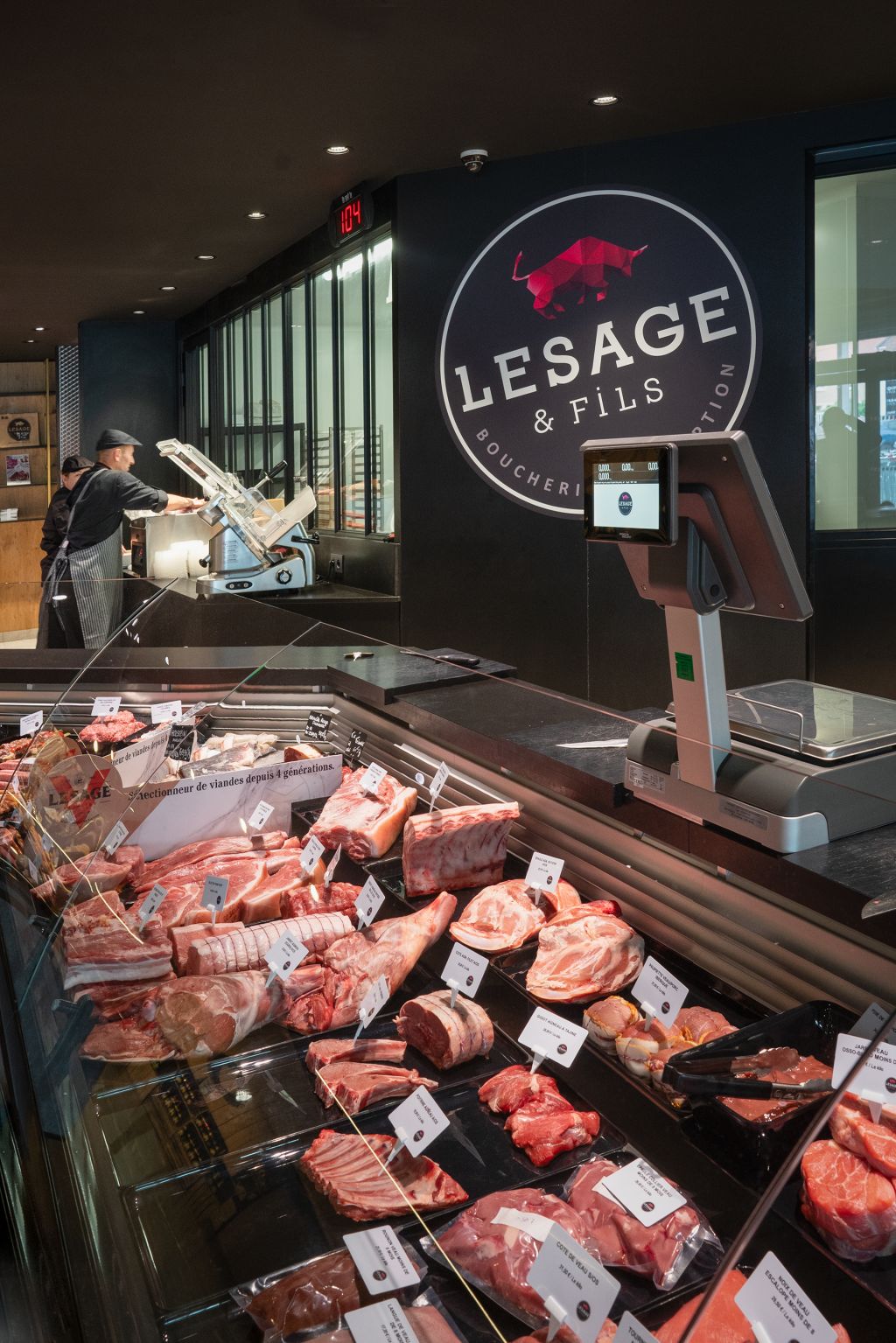 Agencement vitrine réfrigérée boucherie artisanale — le contexte premium avant la digitalisation